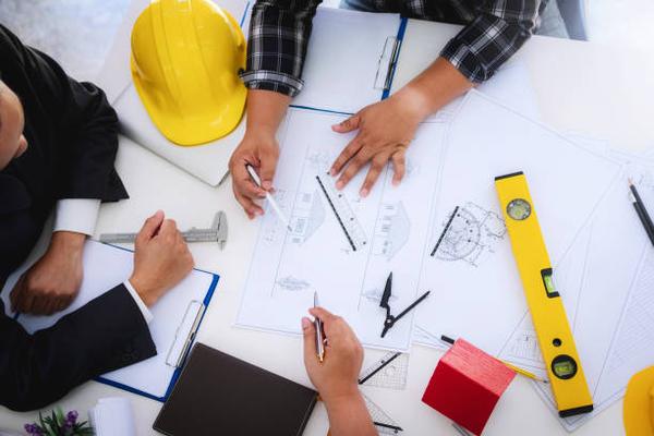 The Benefits of Hiring Local General Contractors for Home Renovations